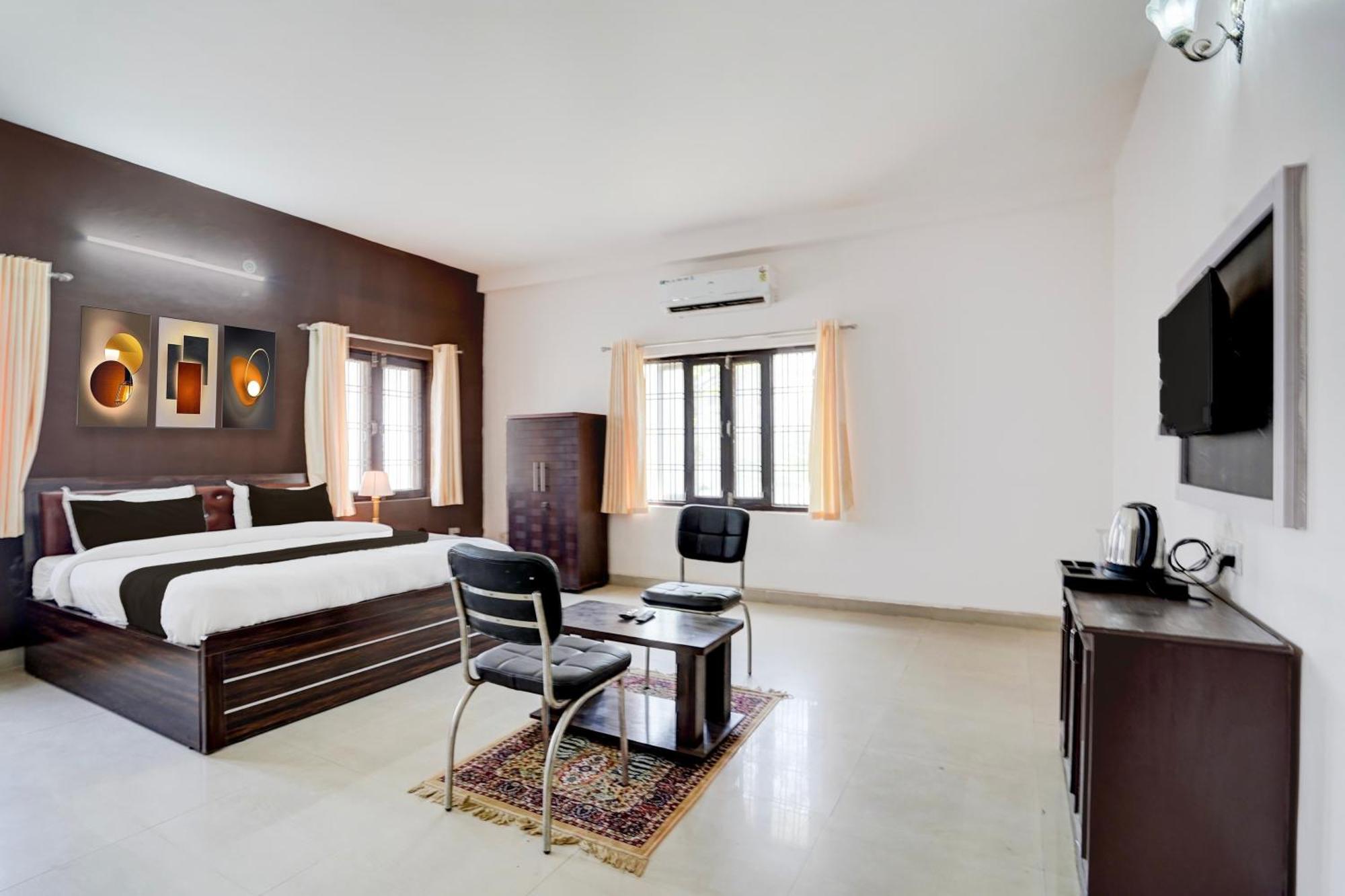 O The Awadh Punch Hotel Lucknow
